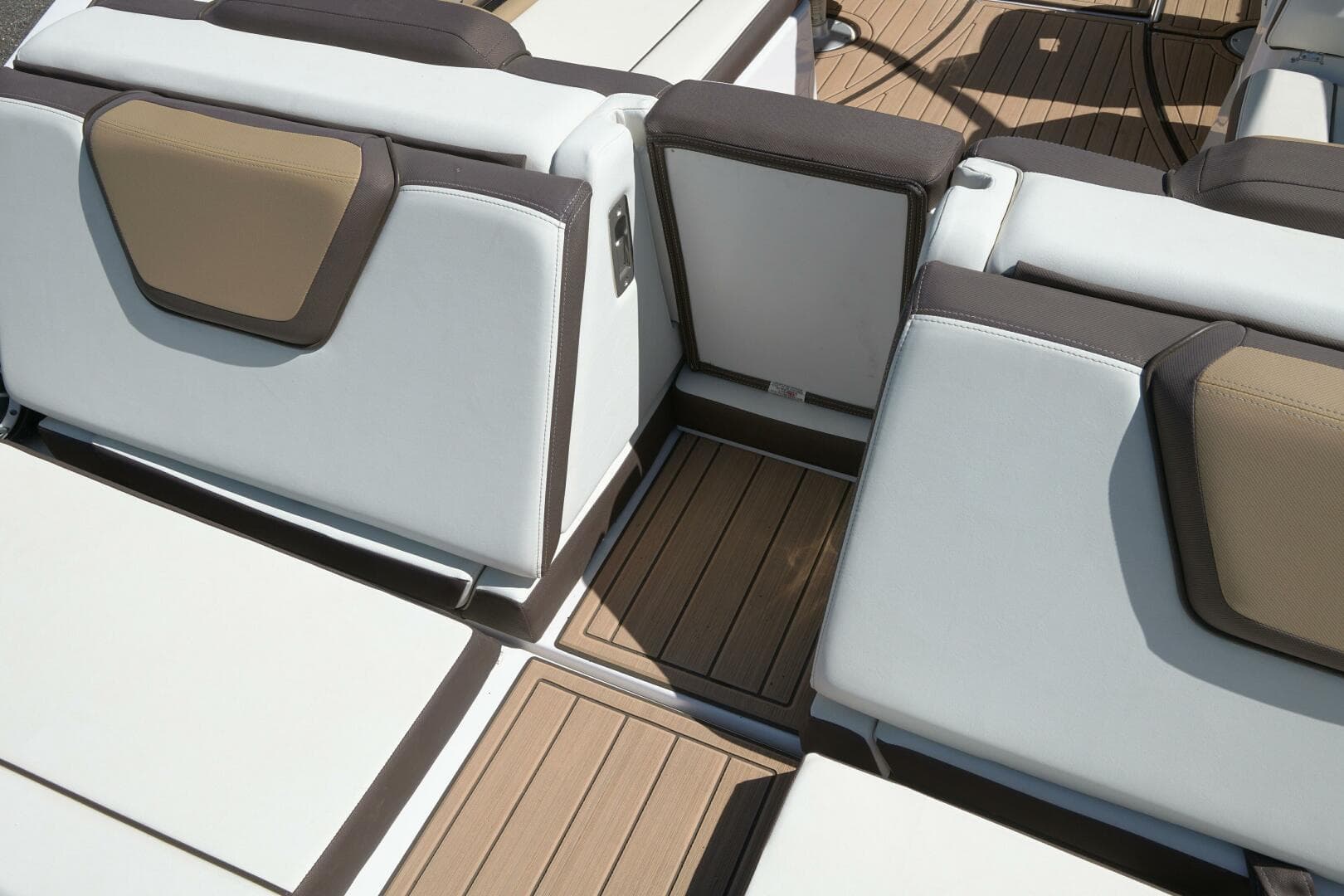 2023 Yamaha Boats 252S — photo 49