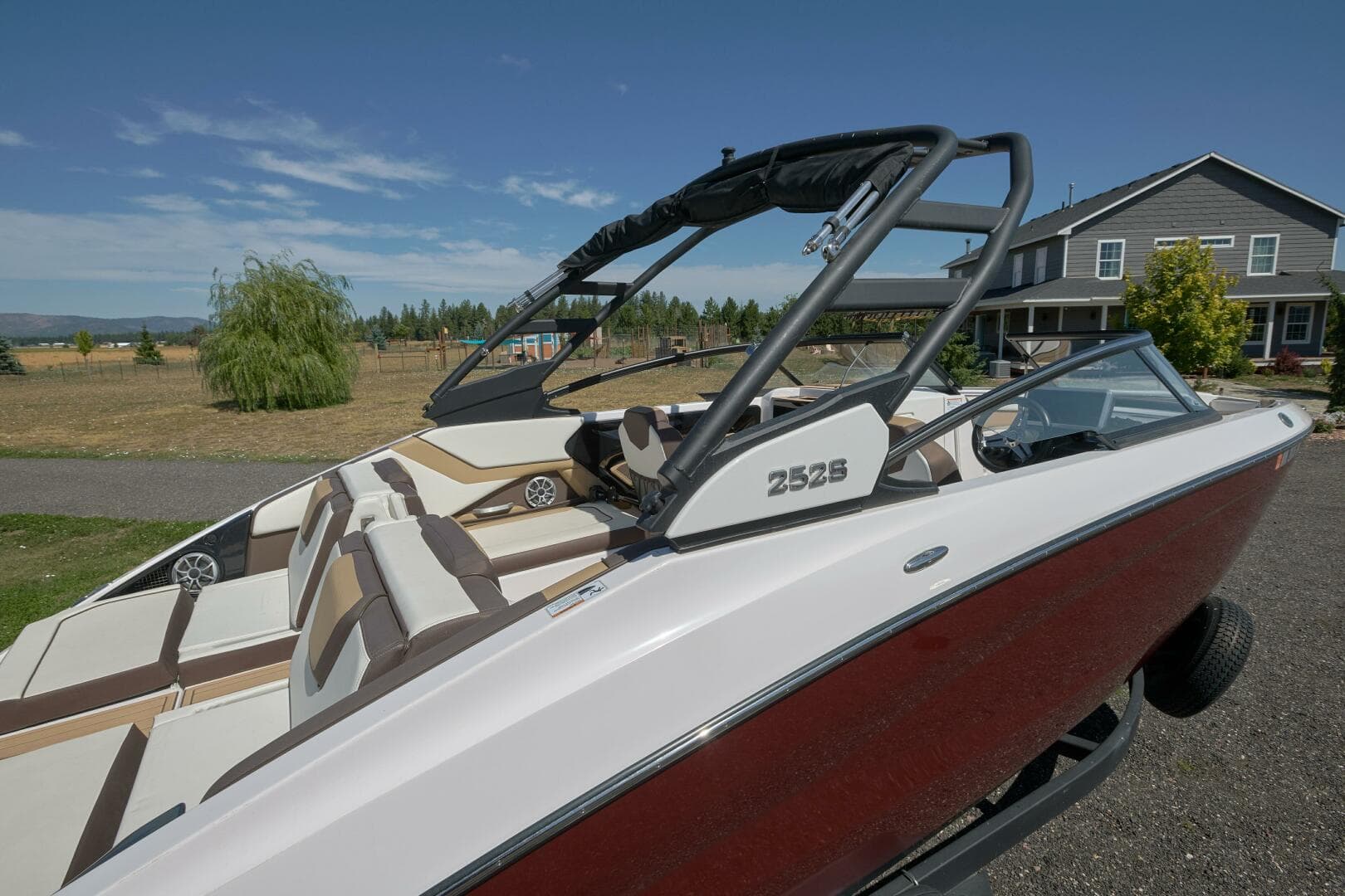 2023 Yamaha Boats 252S — photo 7