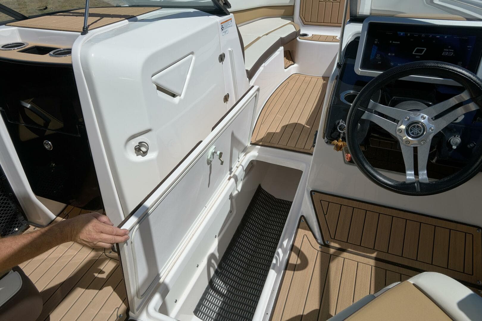 2023 Yamaha Boats 252S — photo 40