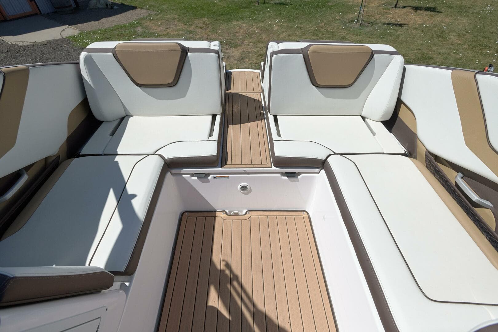 2023 Yamaha Boats 252S — photo 31