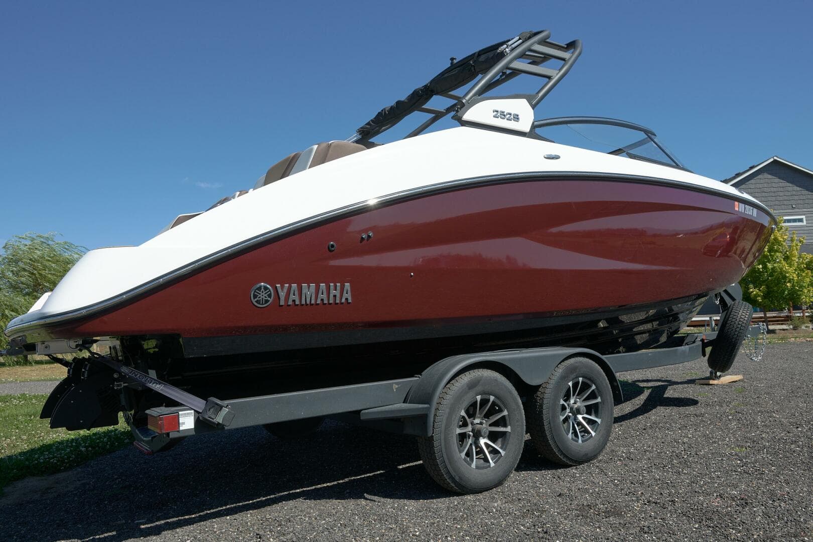 2023 Yamaha Boats 252S — photo 8