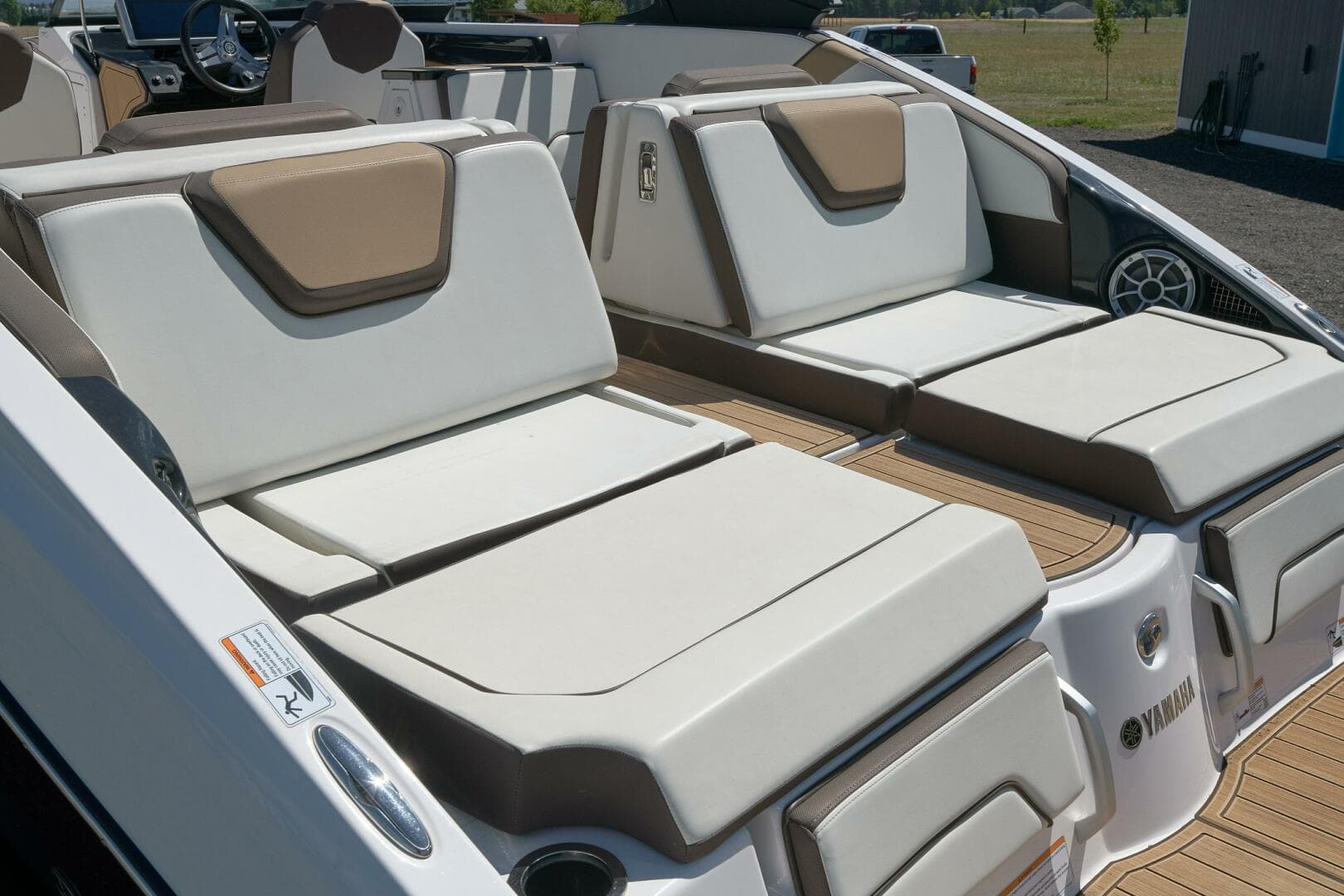 2023 Yamaha Boats 252S — photo 33