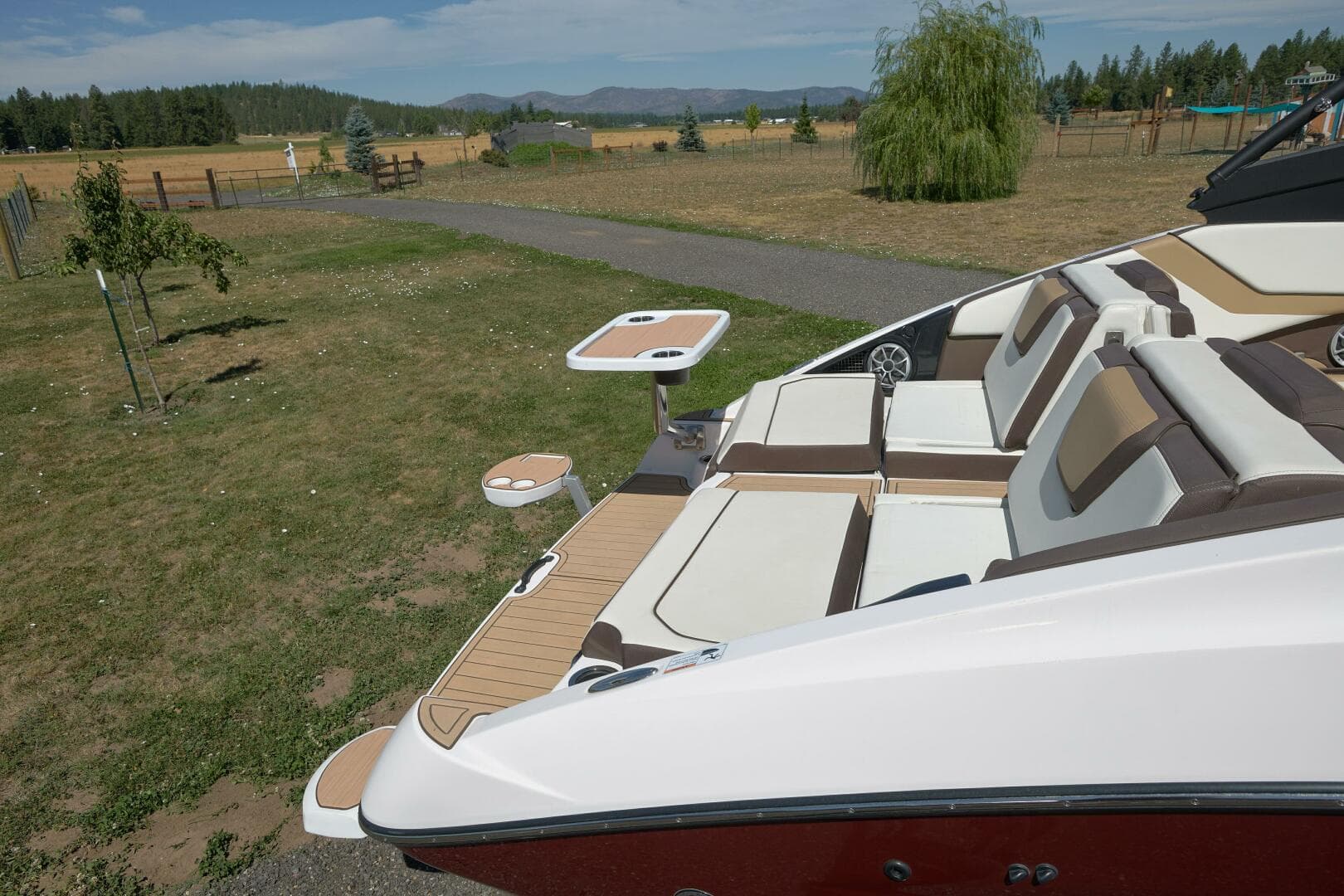 2023 Yamaha Boats 252S — photo 34