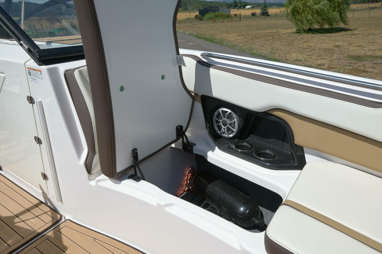 2023 Yamaha Boats 252S — photo 54