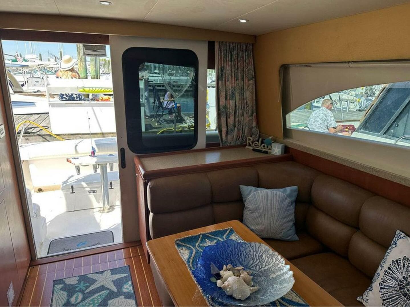 2005 Luhrs 36 Convertible — photo 4