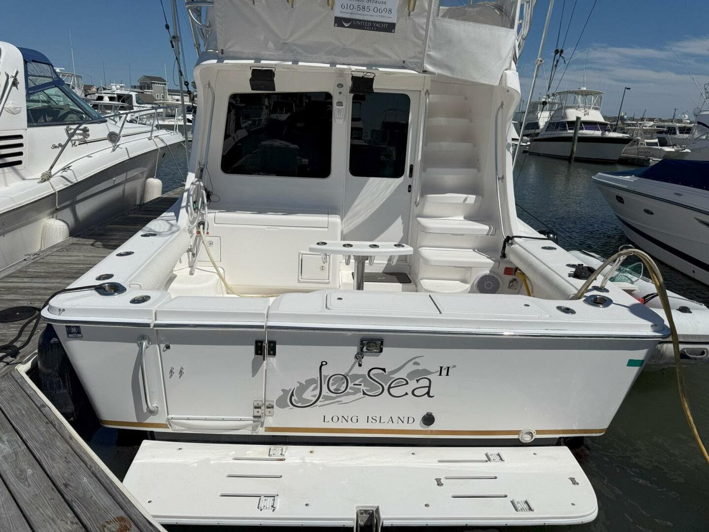 2005 Luhrs 36 Convertible — photo 25