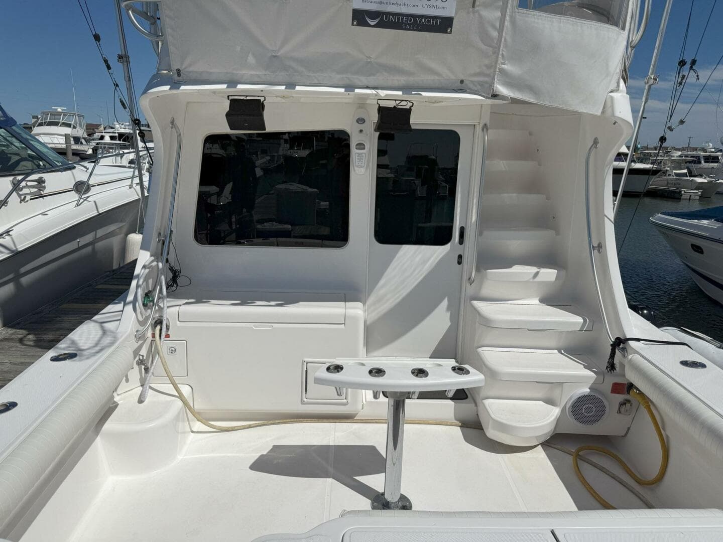 2005 Luhrs 36 Convertible — photo 23