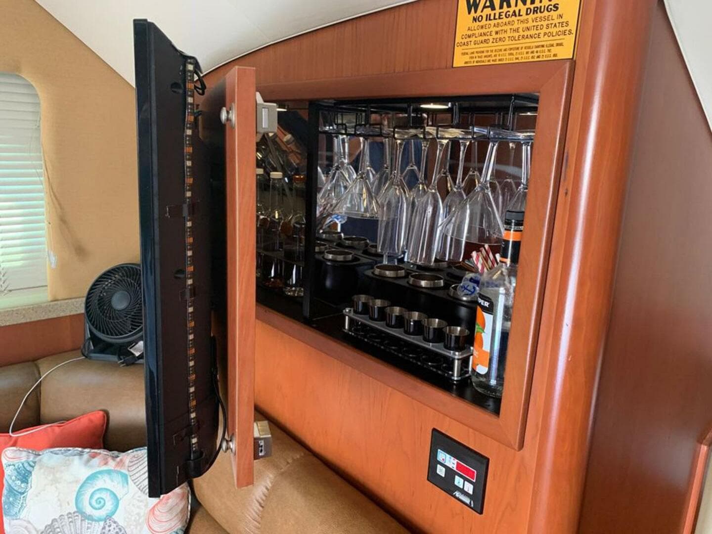 2005 Luhrs 36 Convertible — photo 9