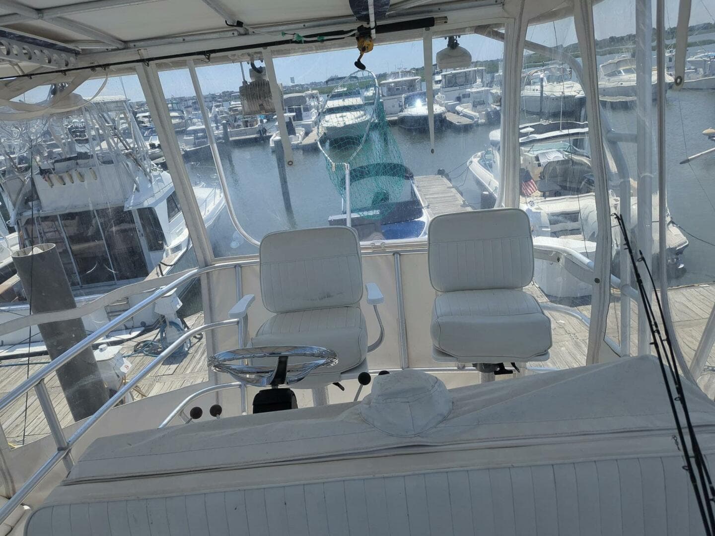 2005 Luhrs 36 Convertible — photo 20