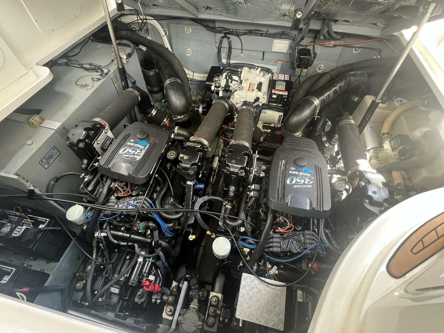 2003 Sea Ray 320 Sundancer — photo 50