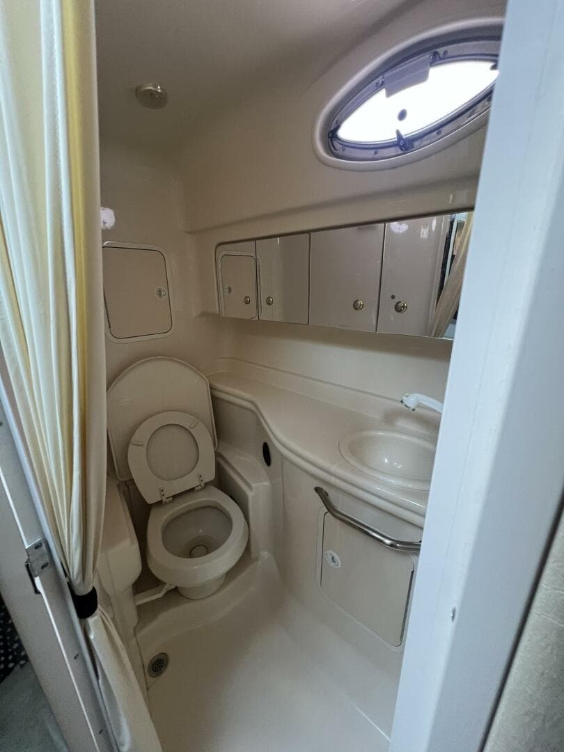 2003 Sea Ray 320 Sundancer — photo 49