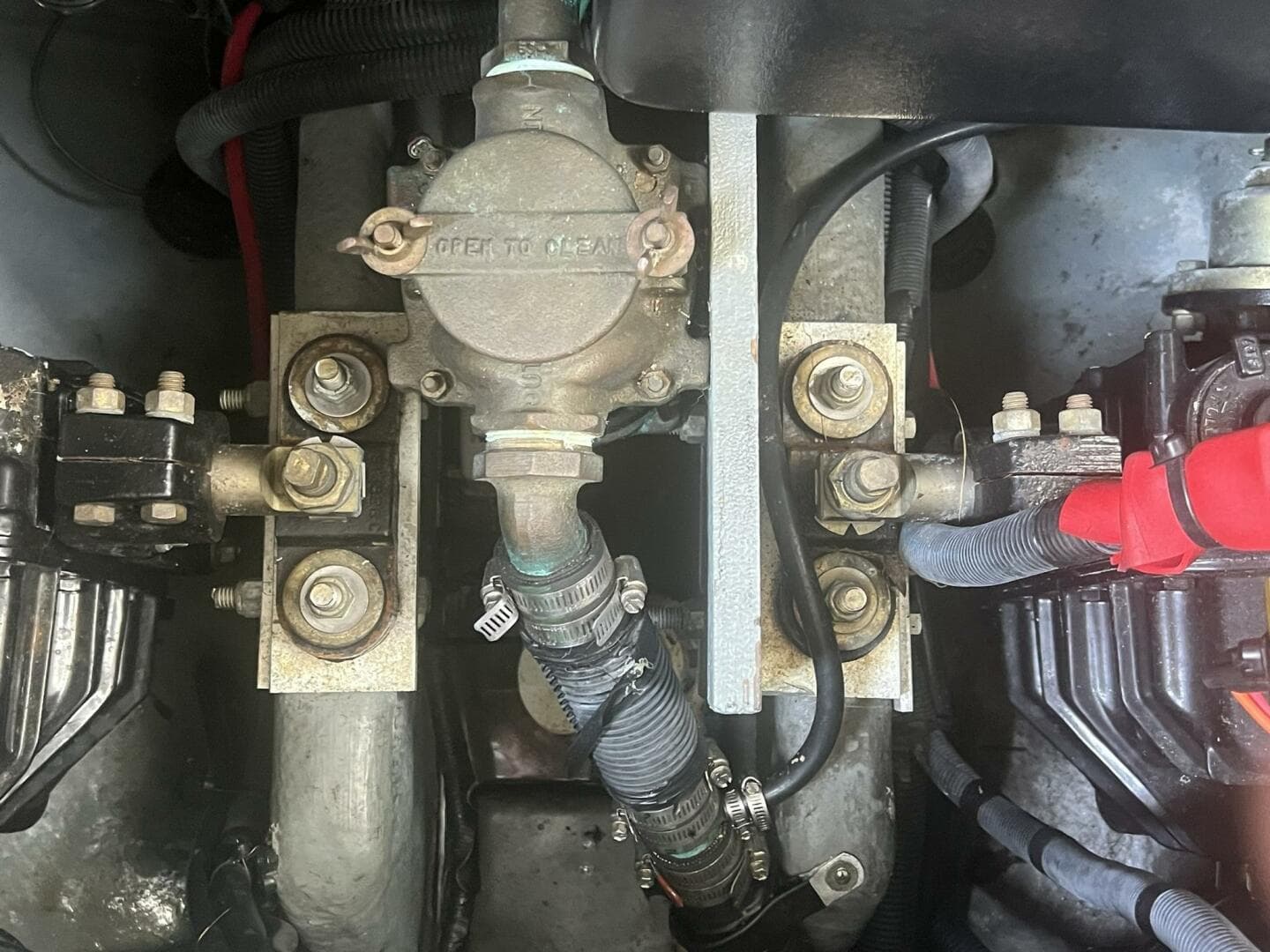 2003 Sea Ray 320 Sundancer — photo 63