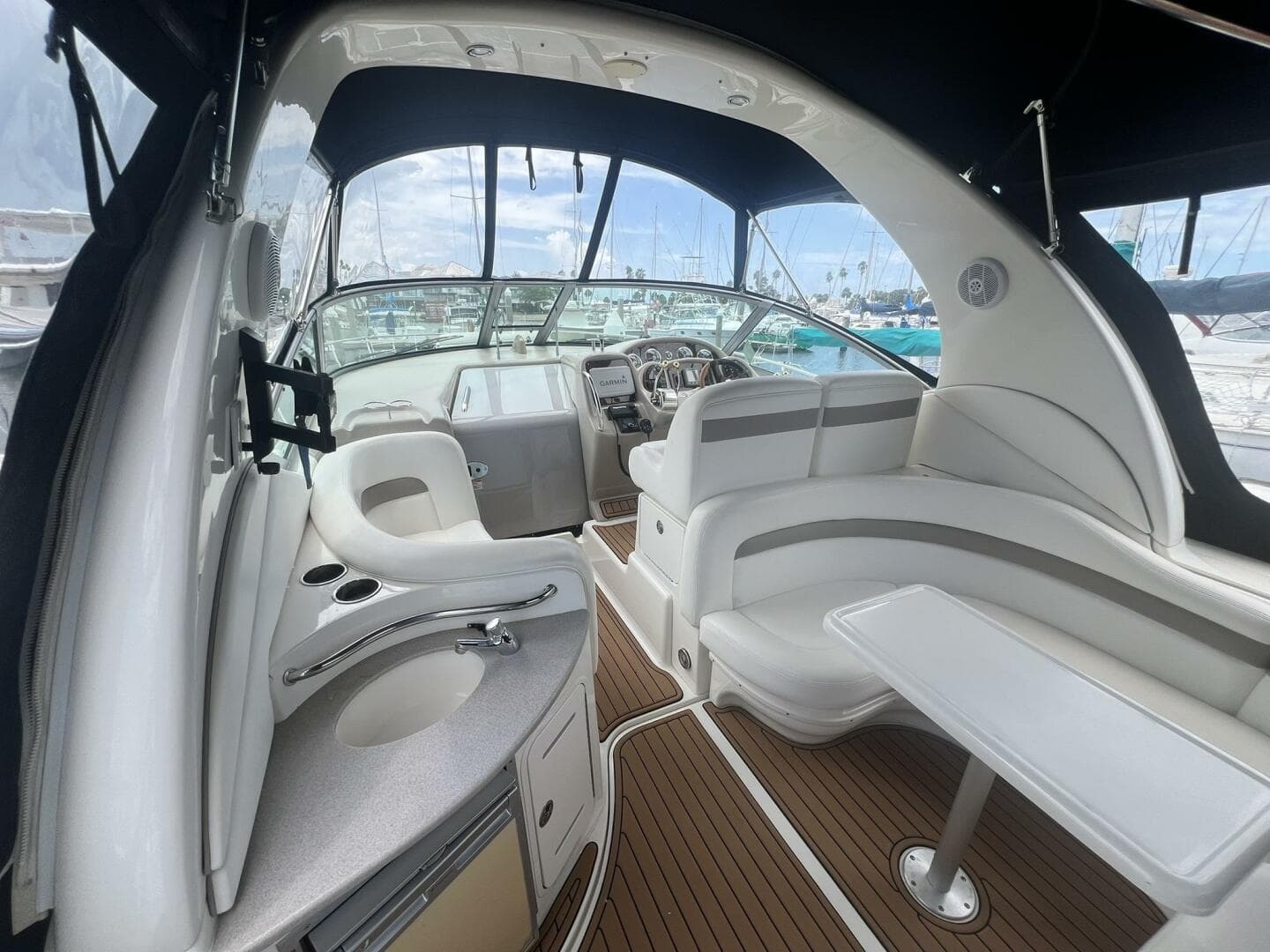 2003 Sea Ray 320 Sundancer — photo 23