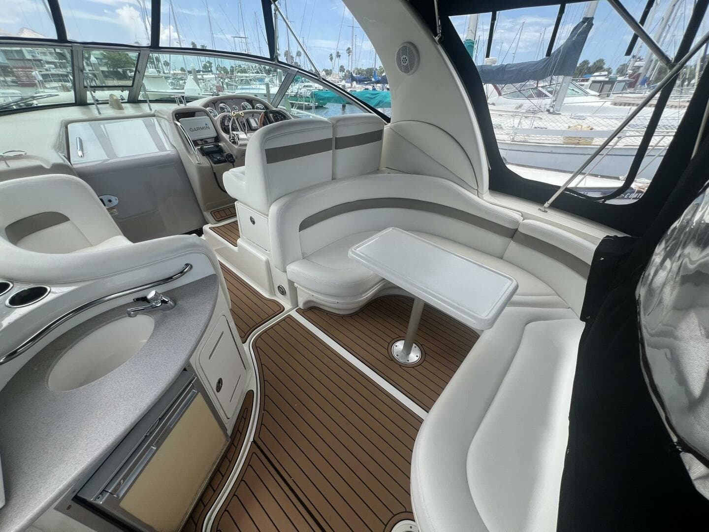 2003 Sea Ray 320 Sundancer — photo 24