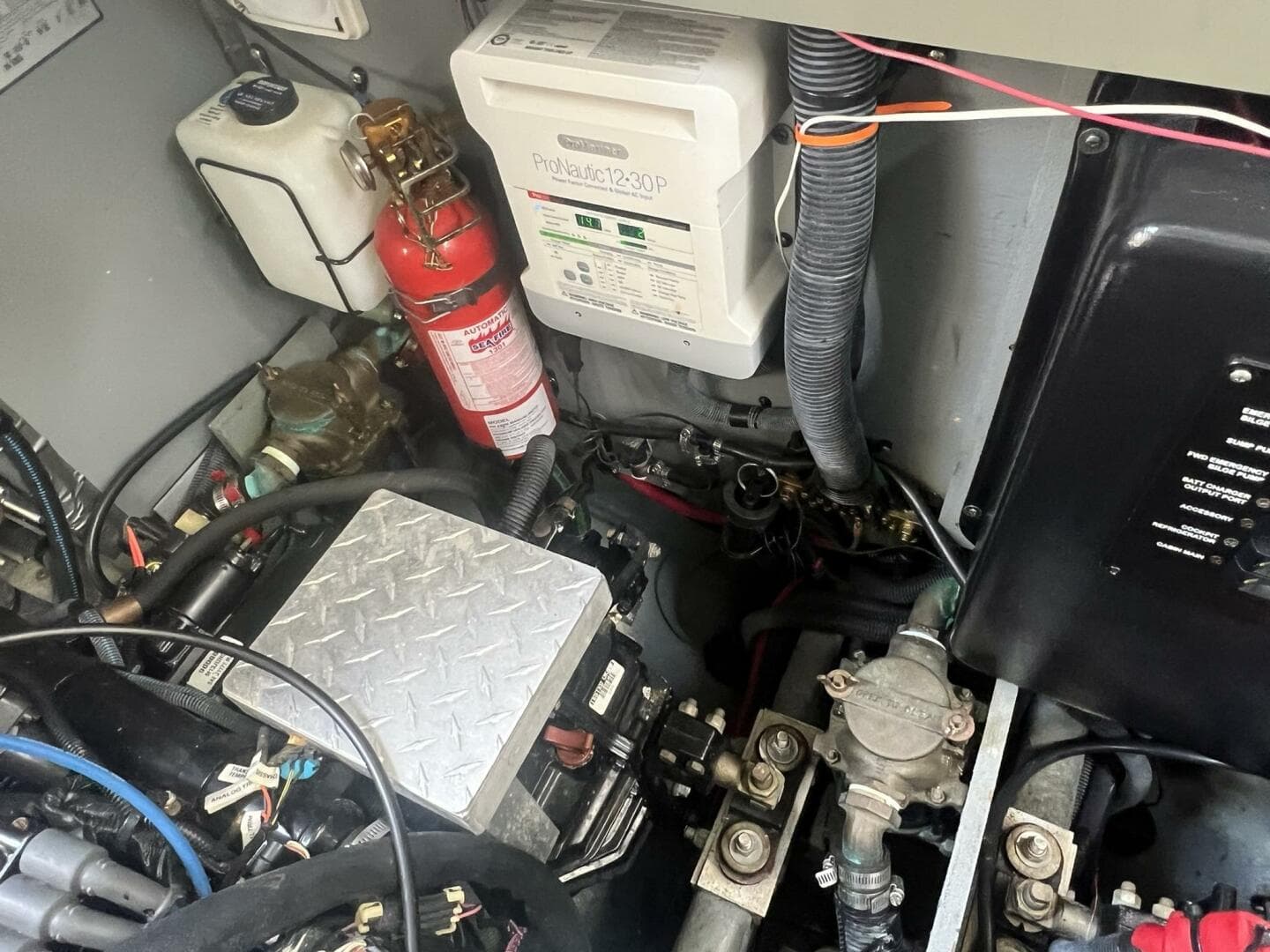 2003 Sea Ray 320 Sundancer — photo 56