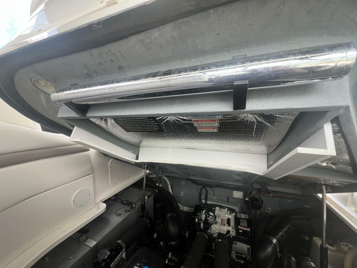 2003 Sea Ray 320 Sundancer — photo 64