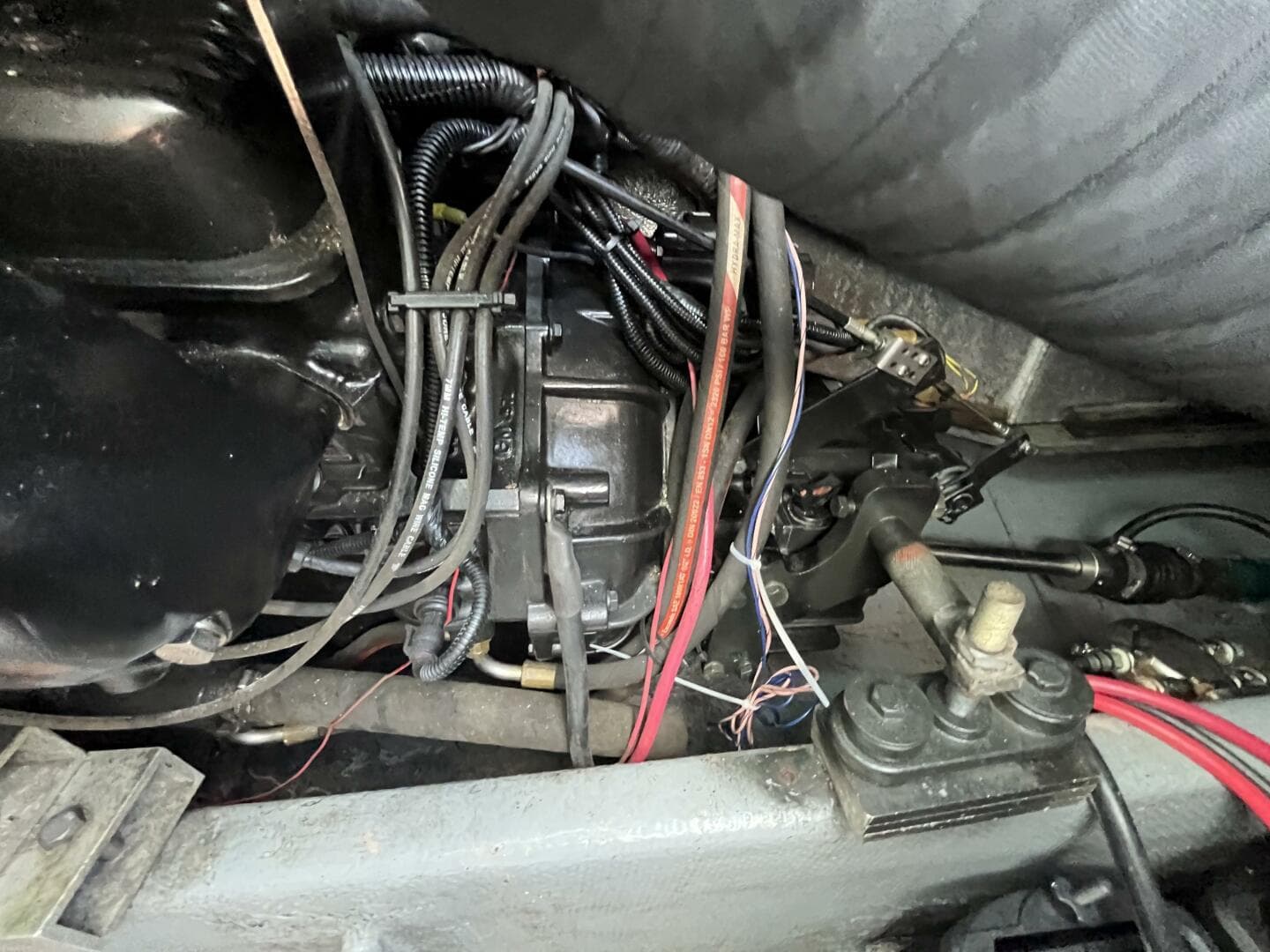 1976 Uniflite 28 Salty Dog — photo 42