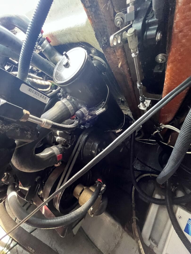 1976 Uniflite 28 Salty Dog — photo 40