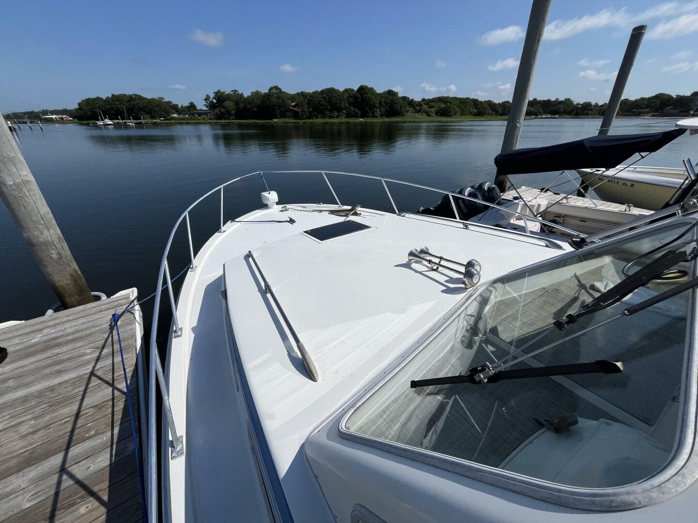 1976 Uniflite 28 Salty Dog — photo 5