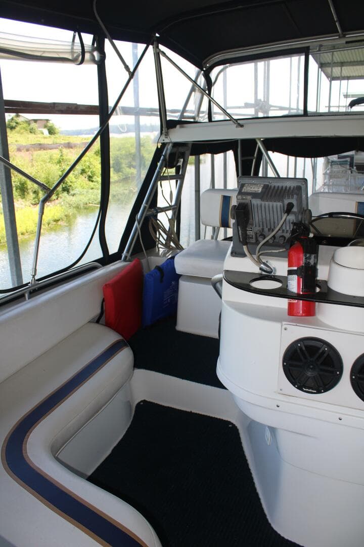 1997 Mainship 34 Aft Cabin — photo 14