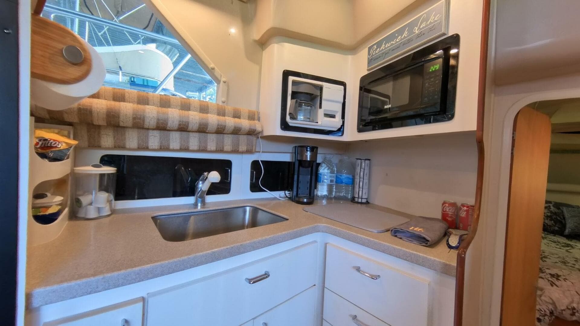 1997 Mainship 34 Aft Cabin — photo 24