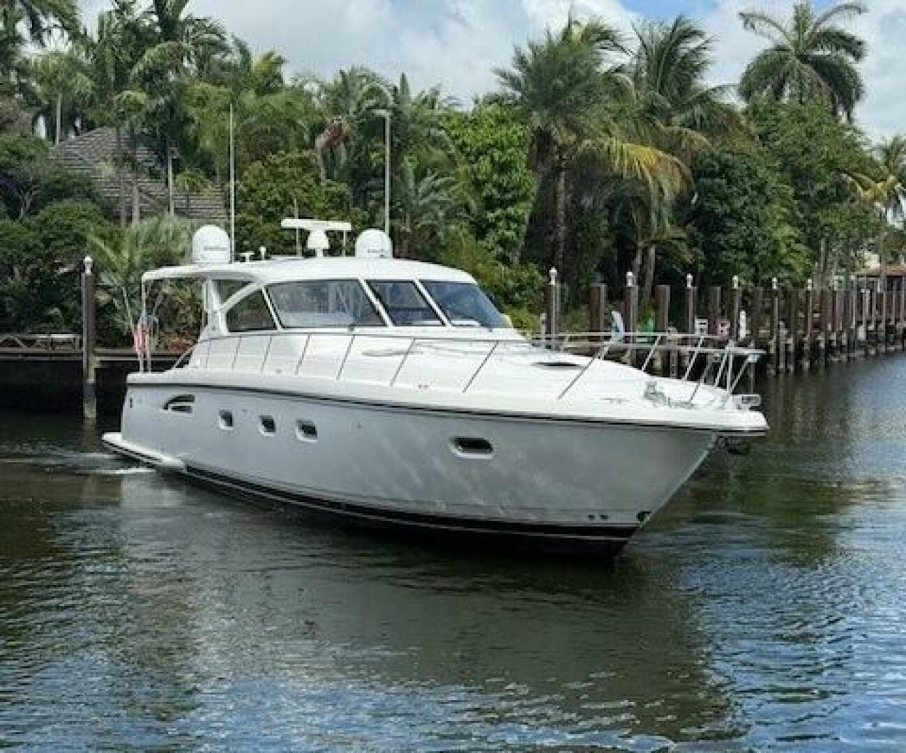 2000 Tiara Yachts 5200 Express — photo 4