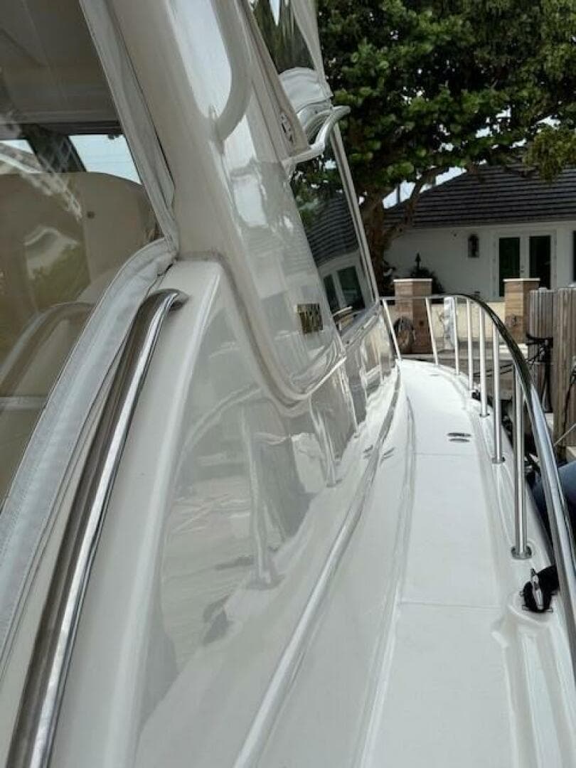 2000 Tiara Yachts 5200 Express — photo 24