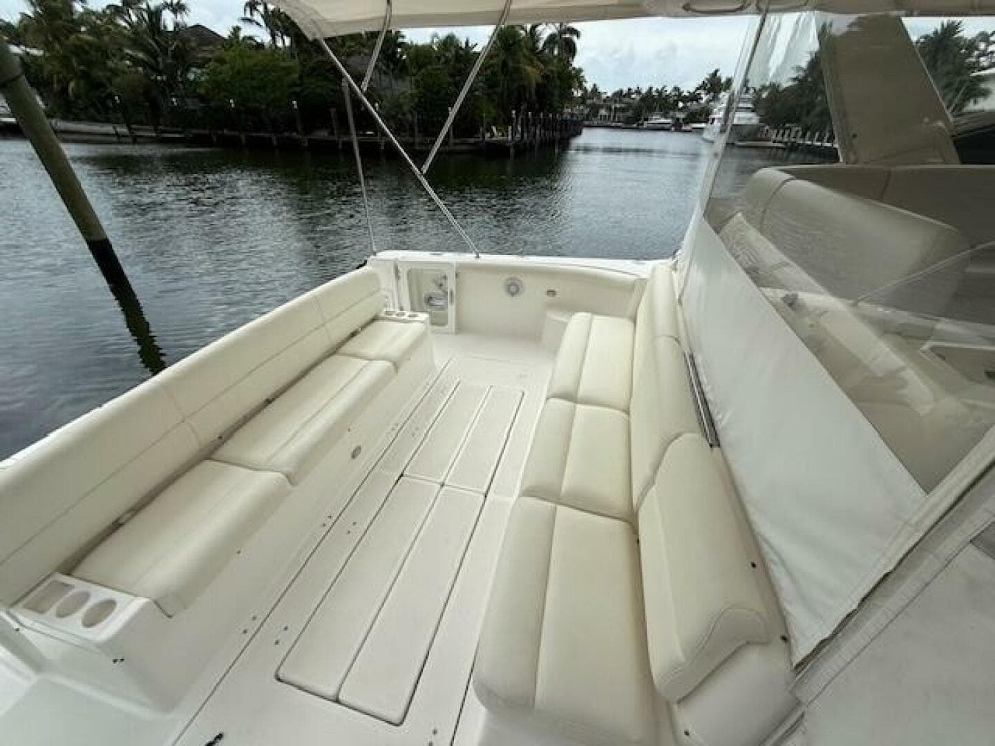 2000 Tiara Yachts 5200 Express — photo 14