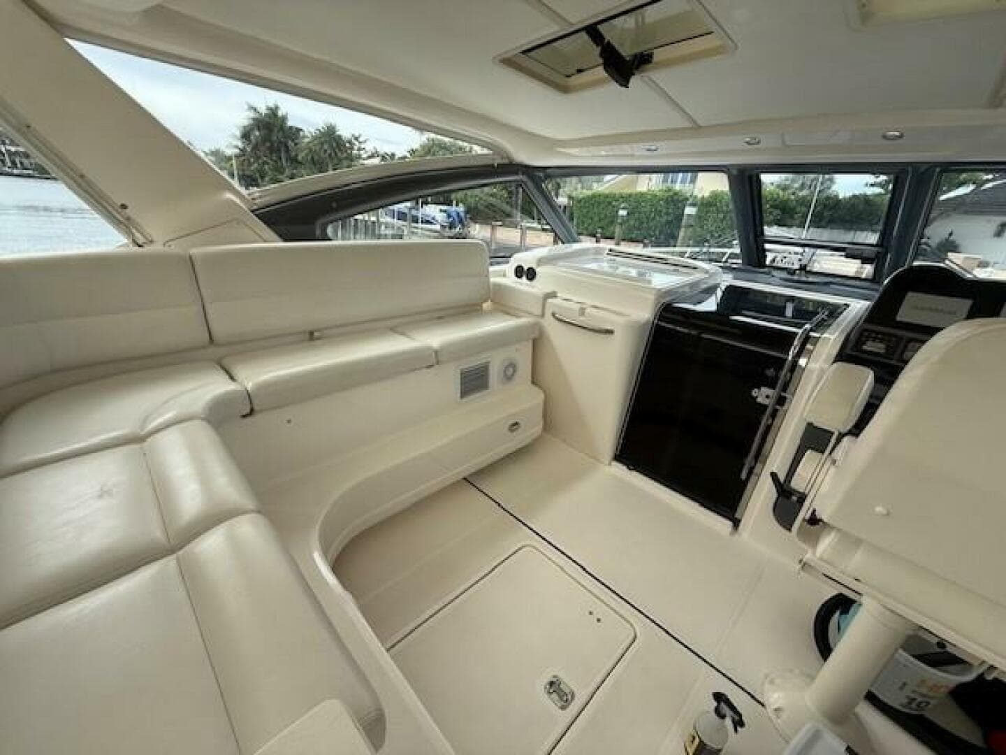 2000 Tiara Yachts 5200 Express — photo 16