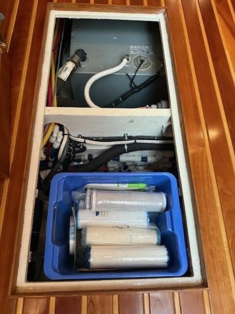 2000 Tiara Yachts 5200 Express — photo 43