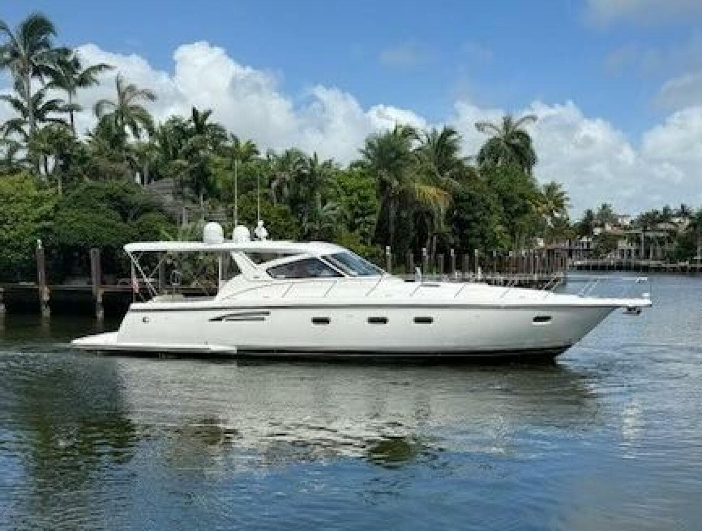 2000 Tiara Yachts 5200 Express — photo 6