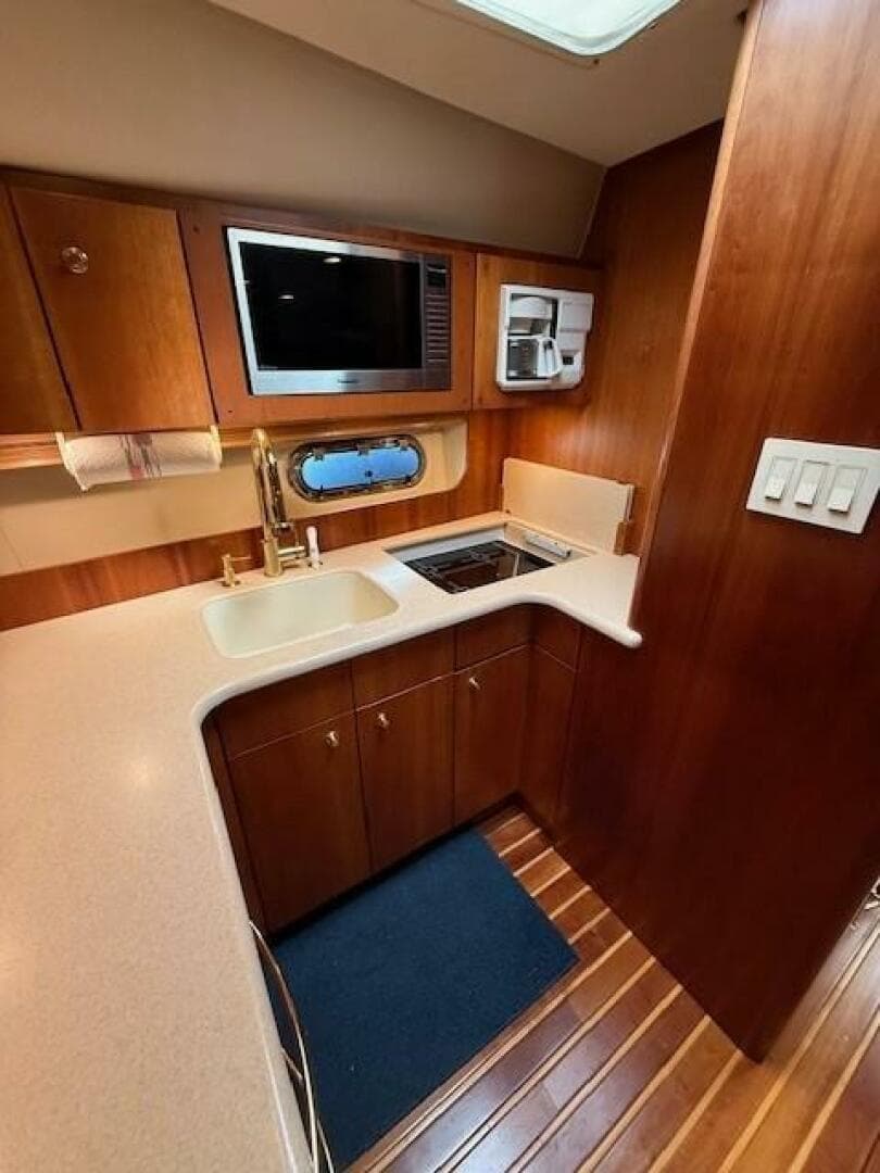 2000 Tiara Yachts 5200 Express — photo 34