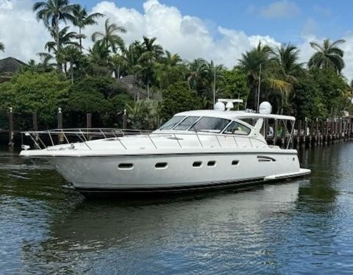 2000 Tiara Yachts 5200 Express — photo 3