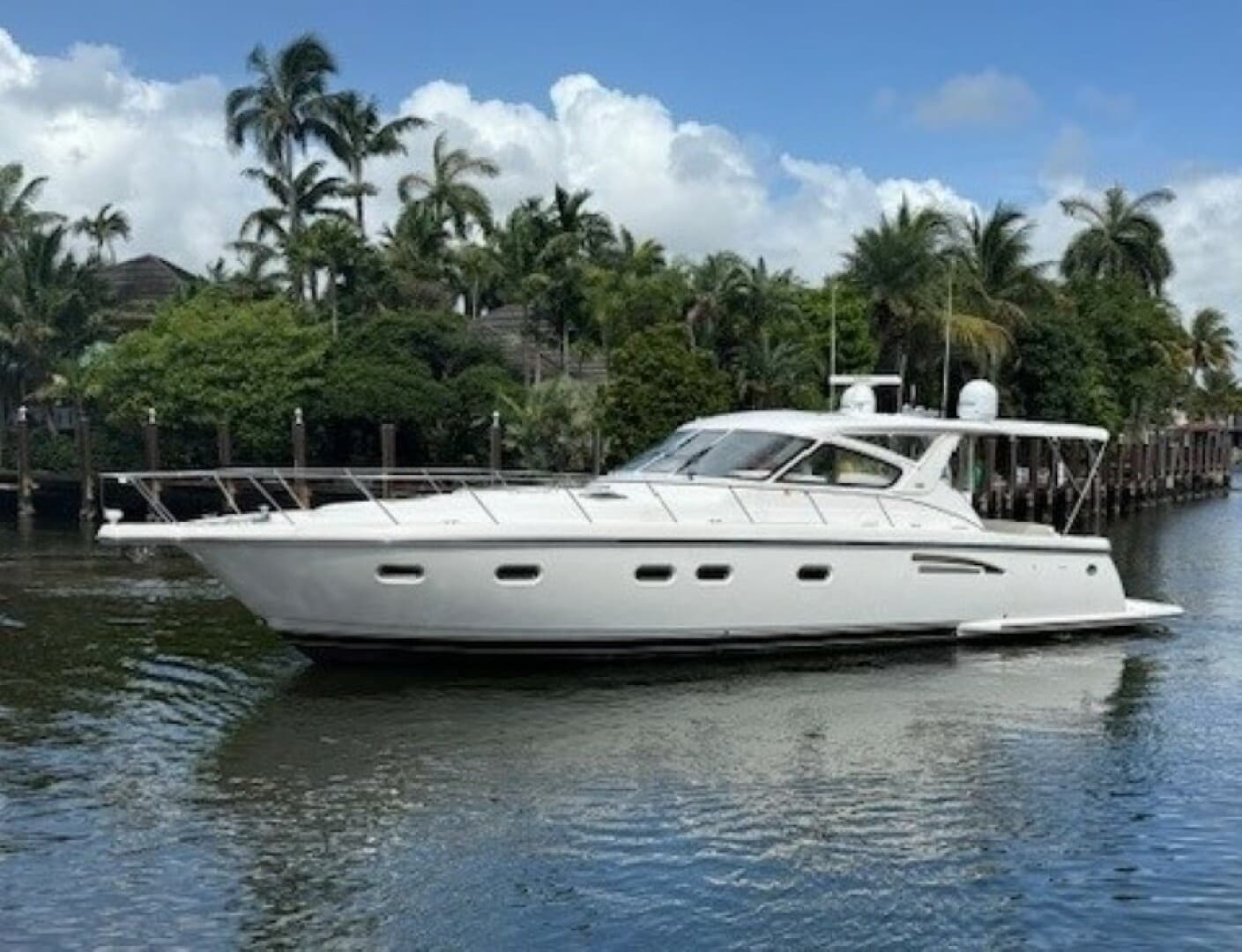 2000 Tiara Yachts 5200 Express — photo 1