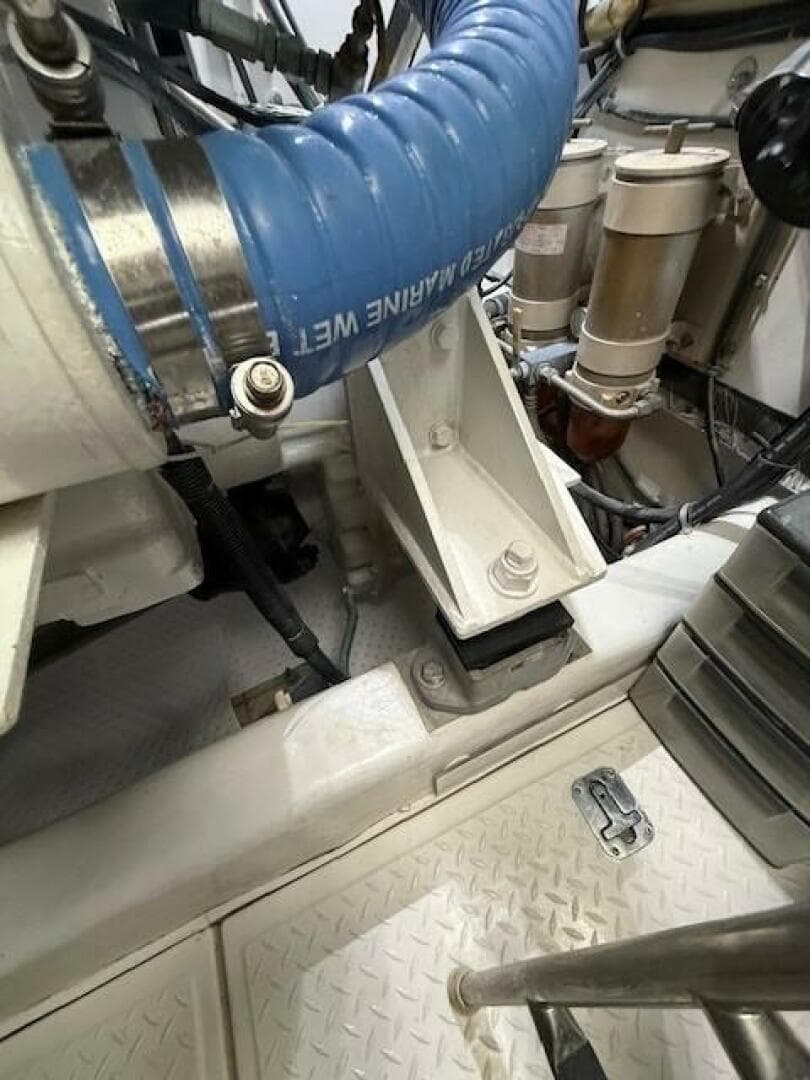 2000 Tiara Yachts 5200 Express — photo 53