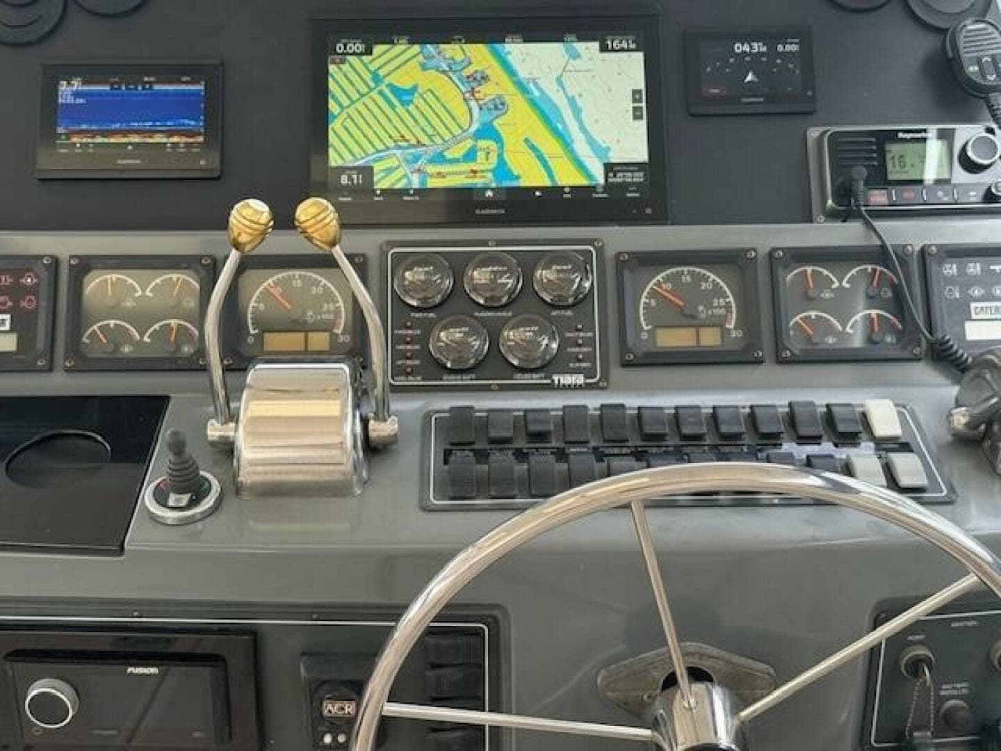 2000 Tiara Yachts 5200 Express — photo 20