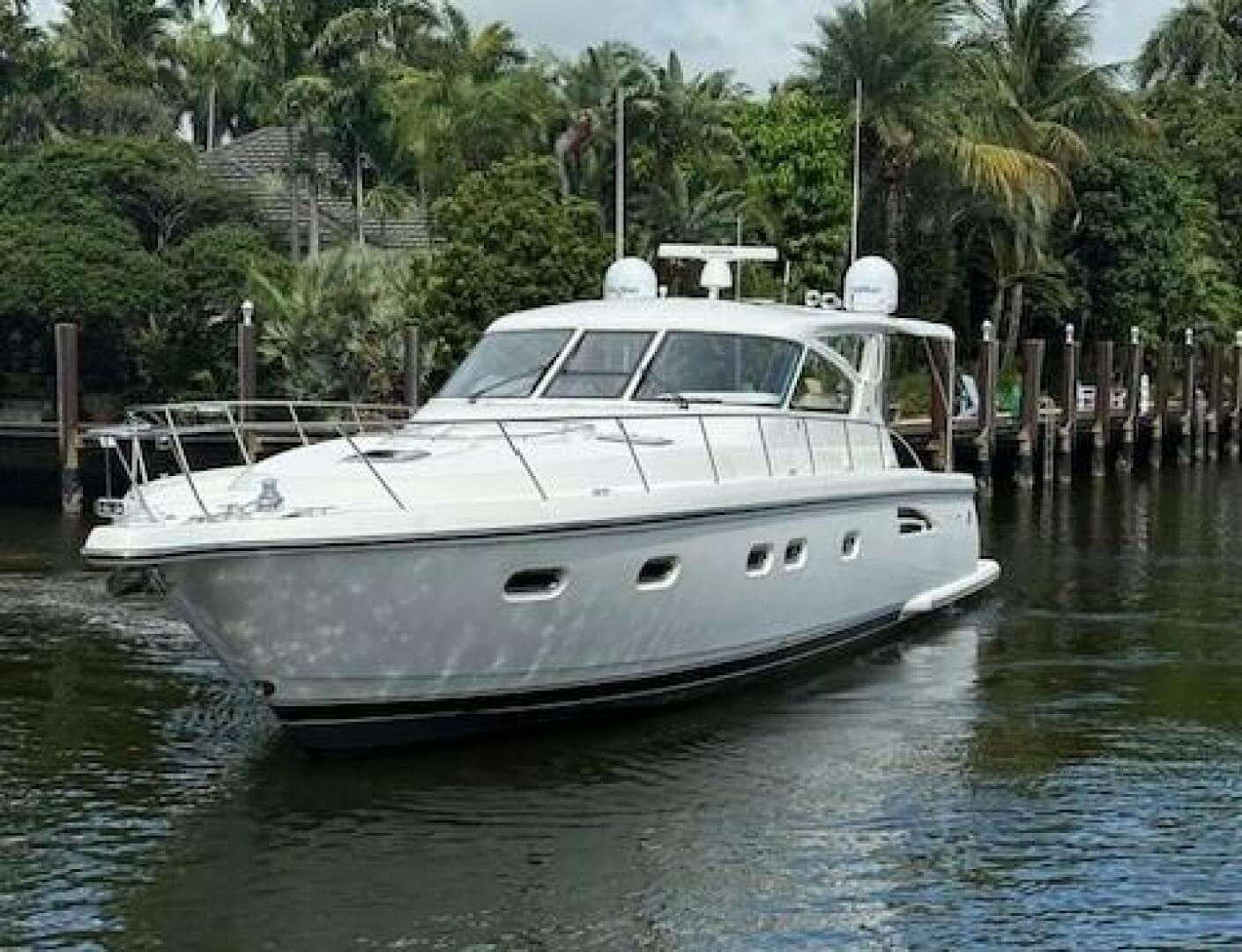 2000 Tiara Yachts 5200 Express — photo 2