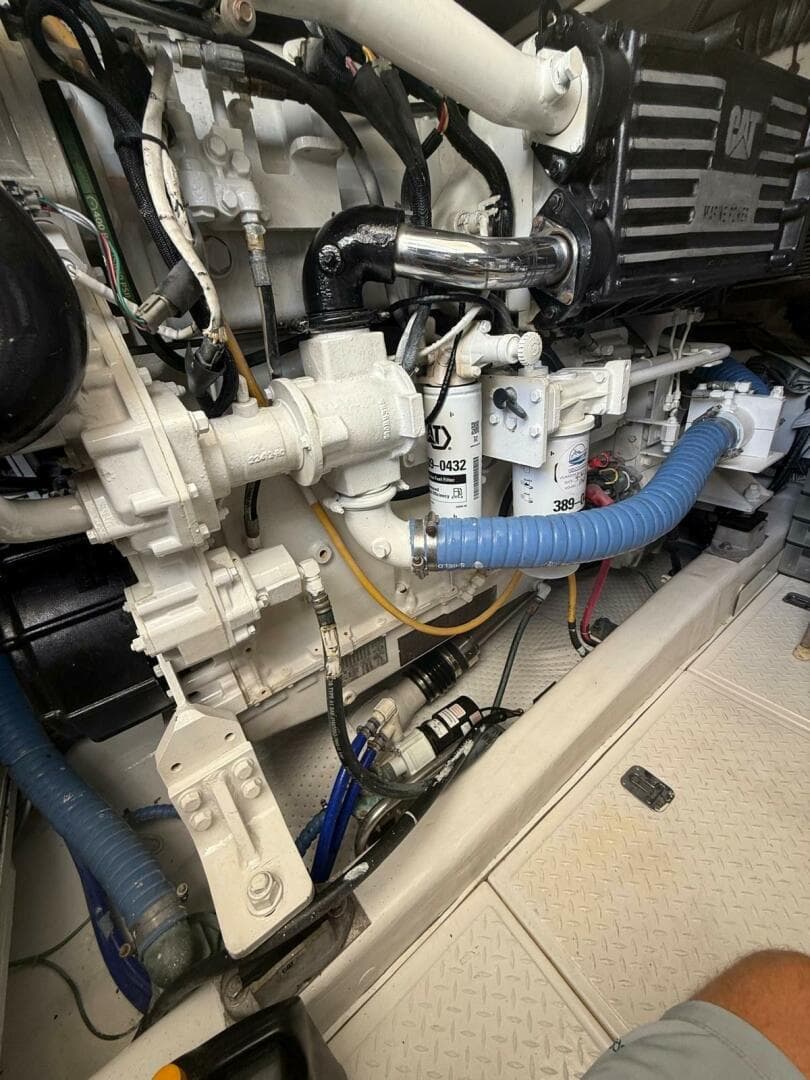 2000 Tiara Yachts 5200 Express — photo 51