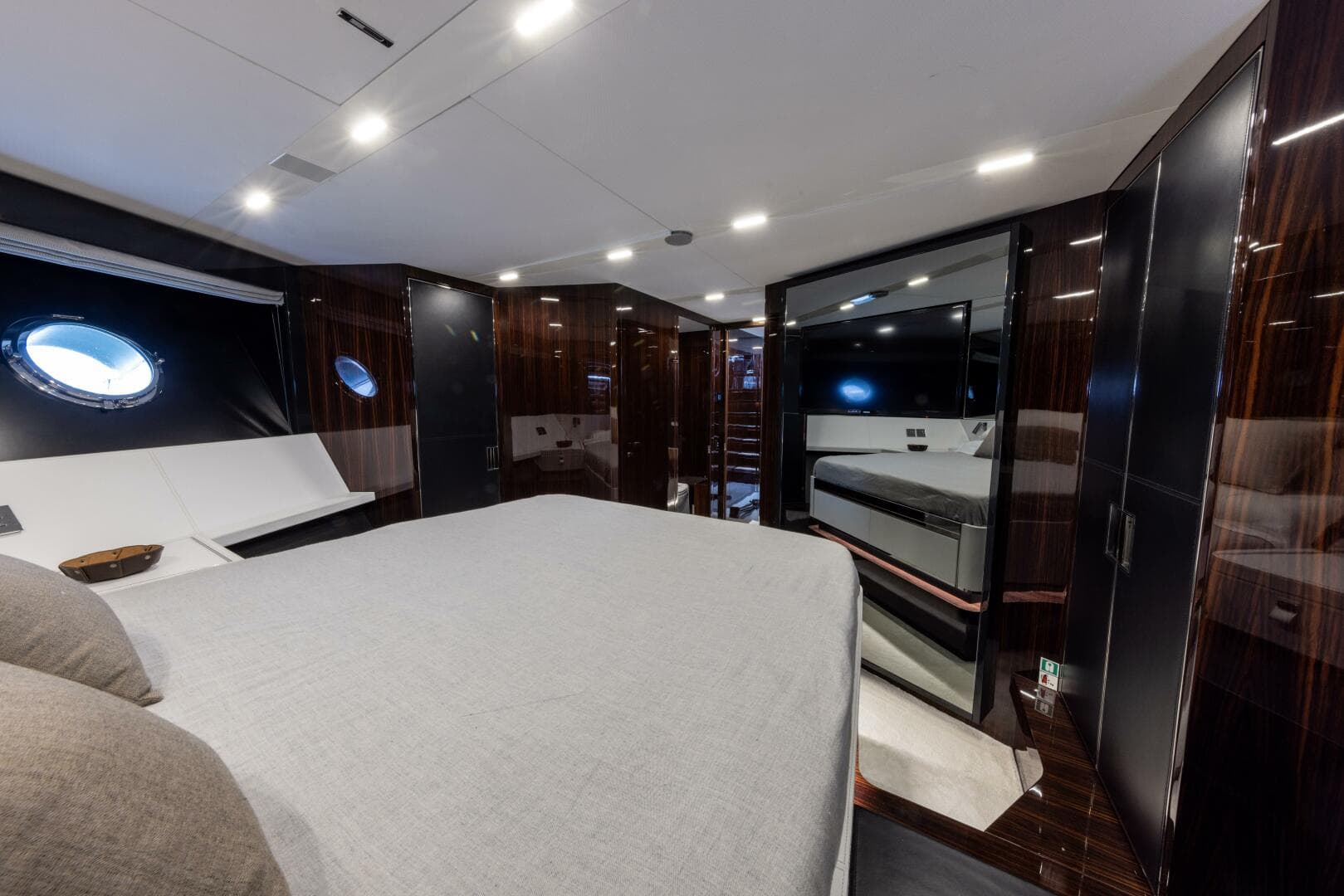 2021 Riva Folgore — photo 13