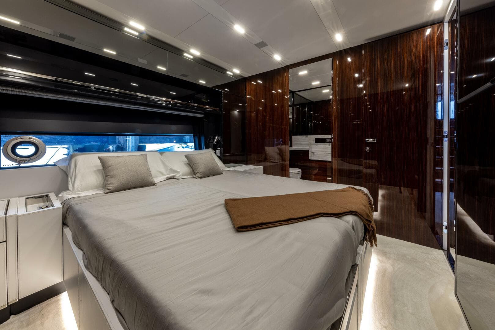 2021 Riva Folgore — photo 11