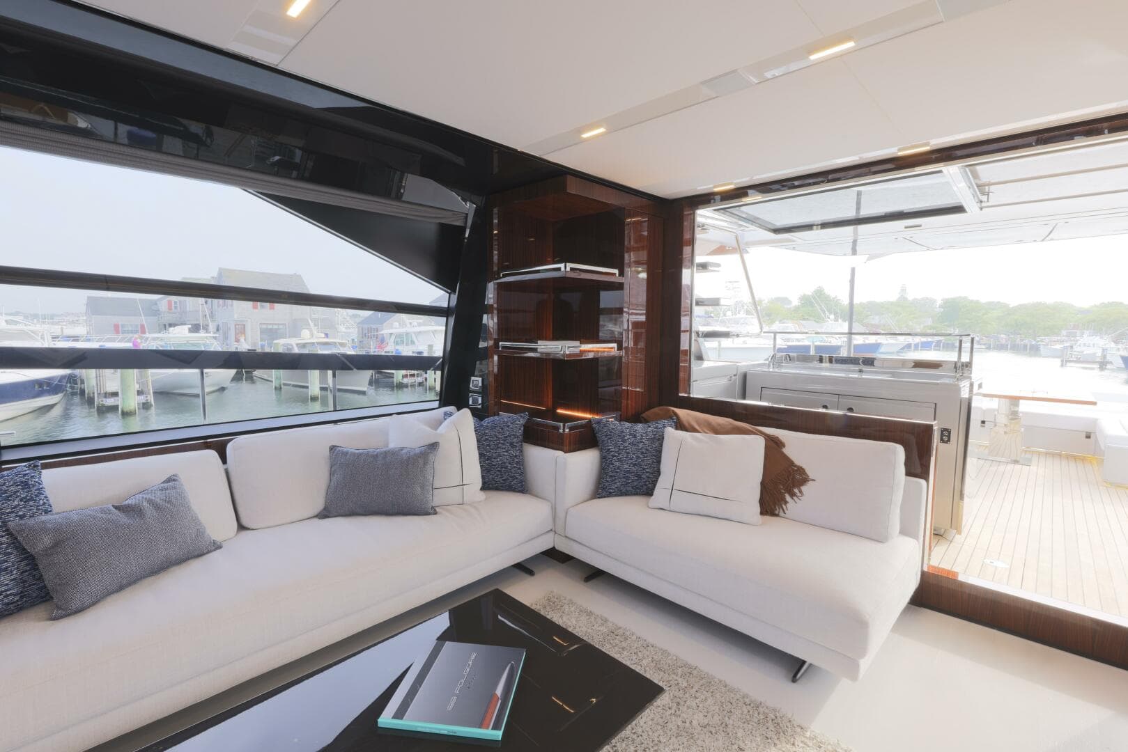 2021 Riva Folgore — photo 24