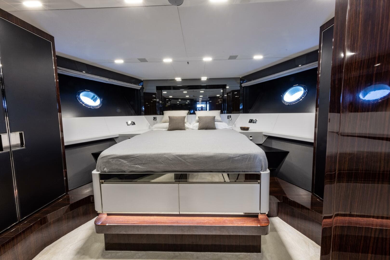 2021 Riva Folgore — photo 12