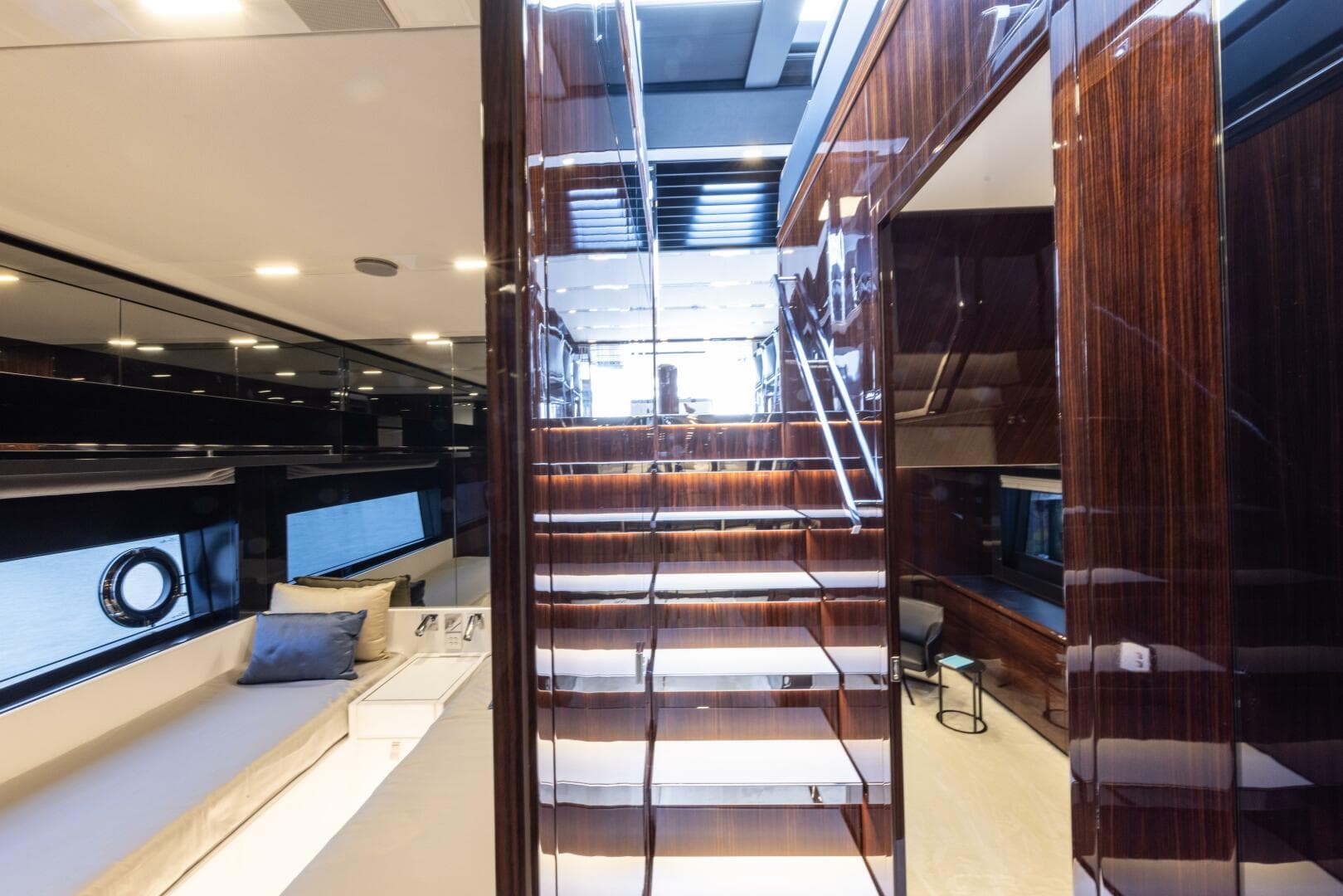 2021 Riva Folgore — photo 17