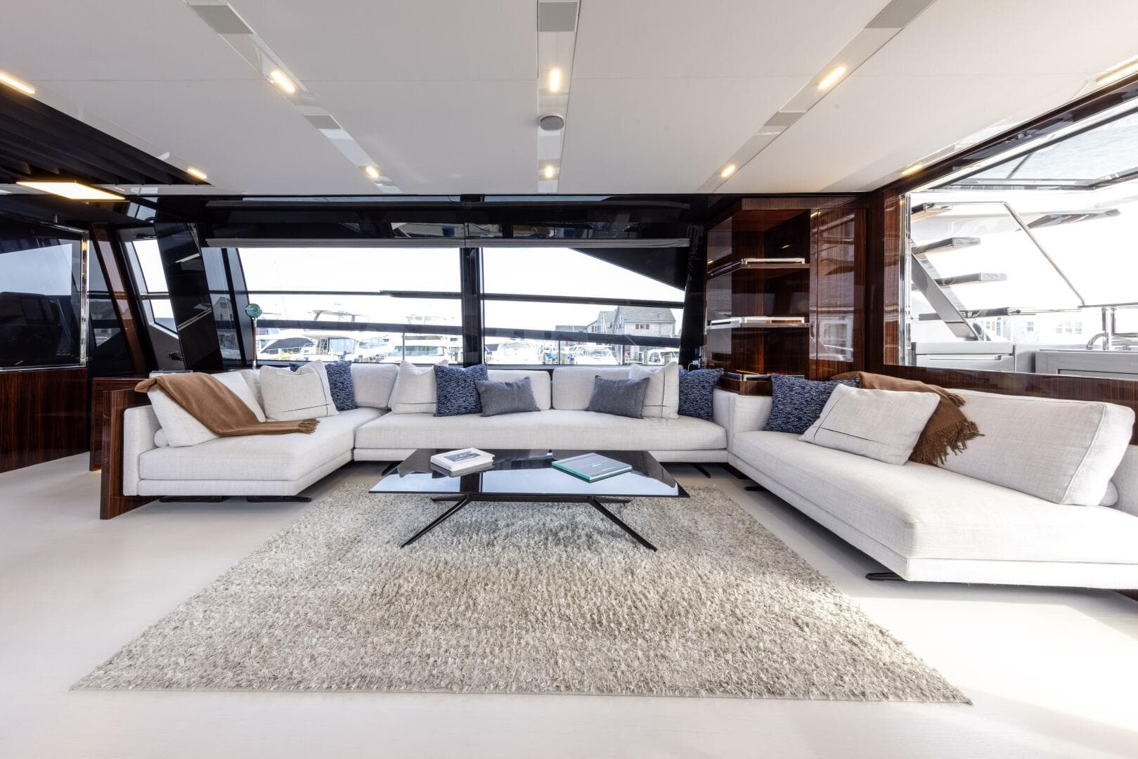 2021 Riva Folgore — photo 22