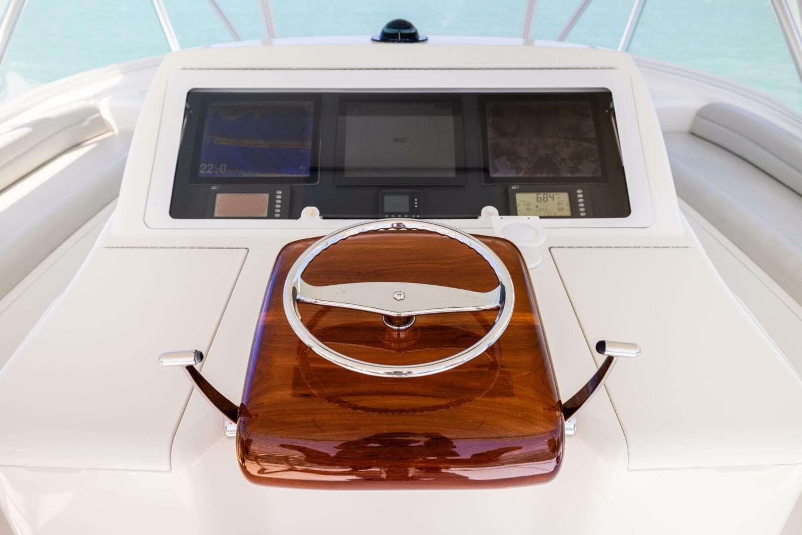 2011 Viking 70 Convertible — photo 37