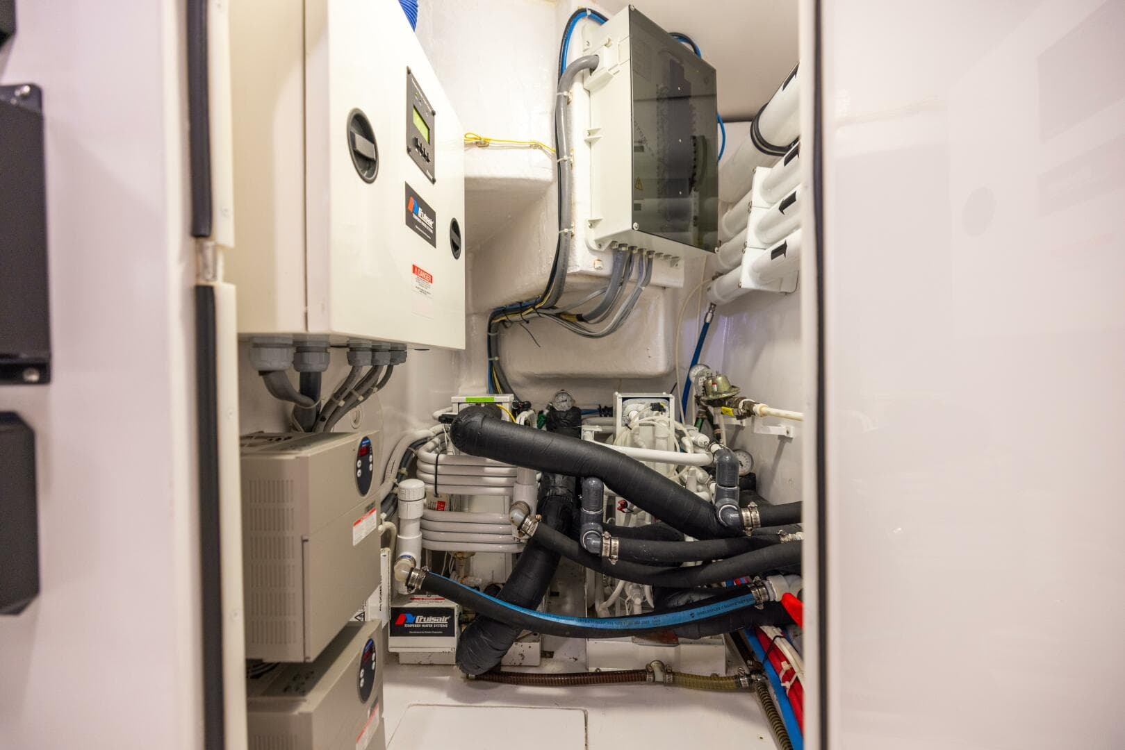 2011 Viking 70 Convertible — photo 65