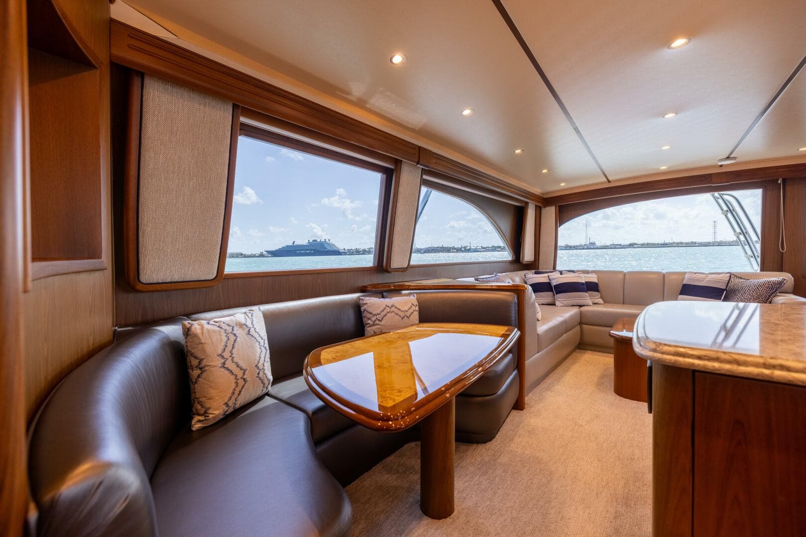 2011 Viking 70 Convertible — photo 44