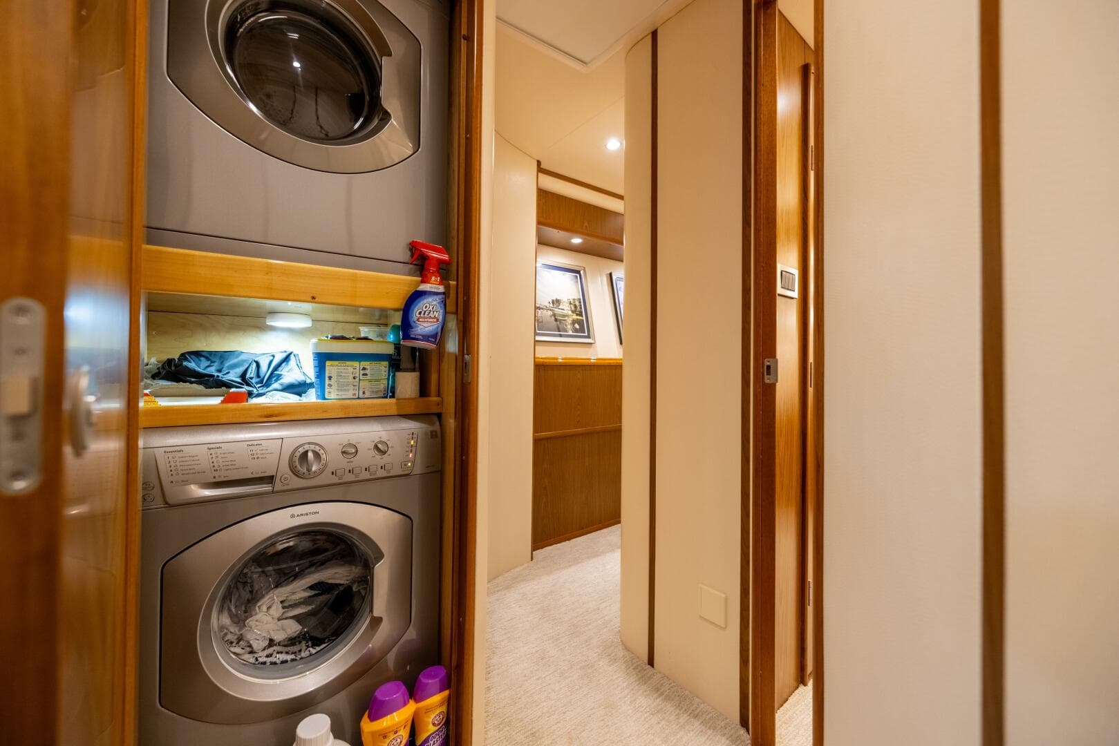 2011 Viking 70 Convertible — photo 60