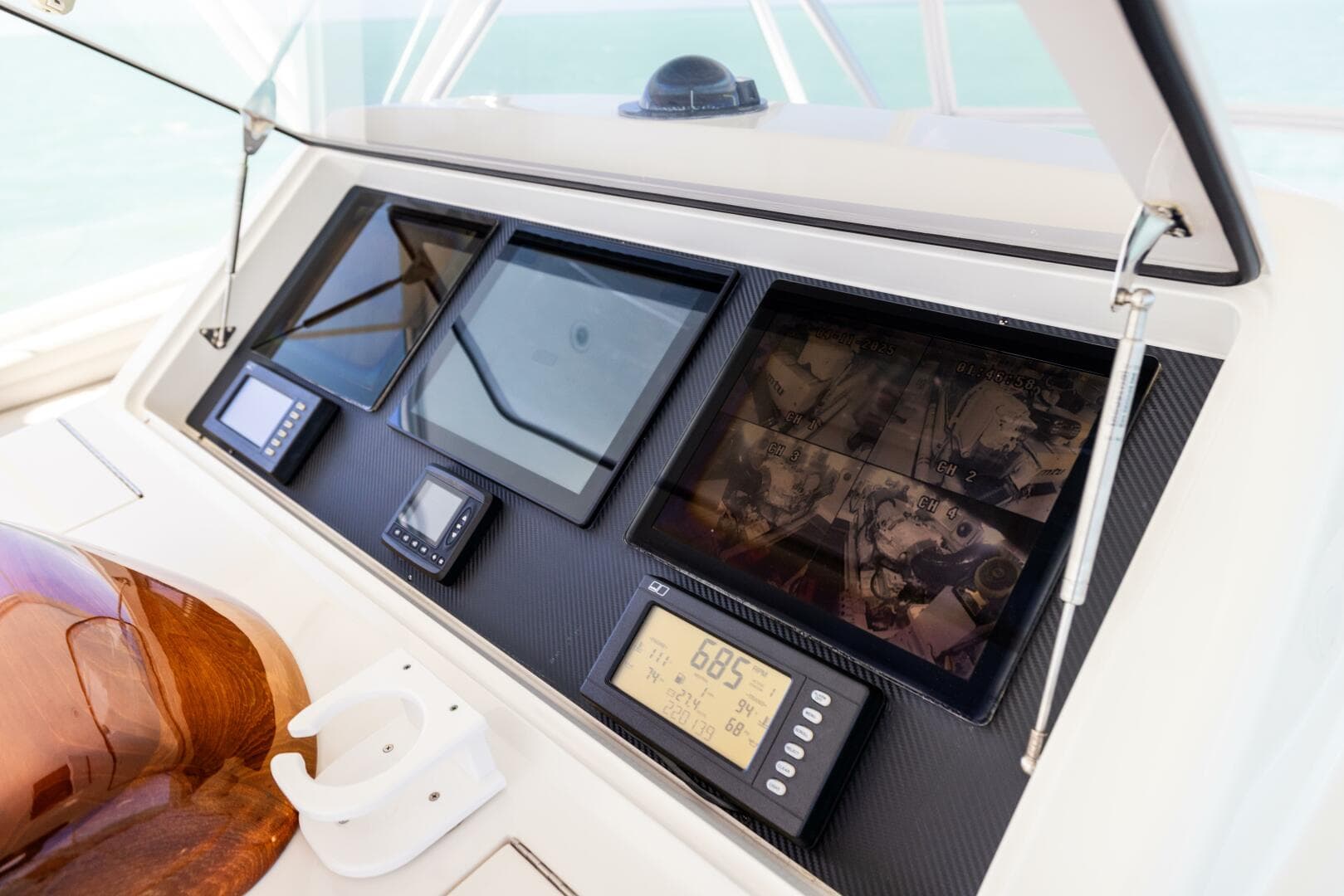 2011 Viking 70 Convertible — photo 34