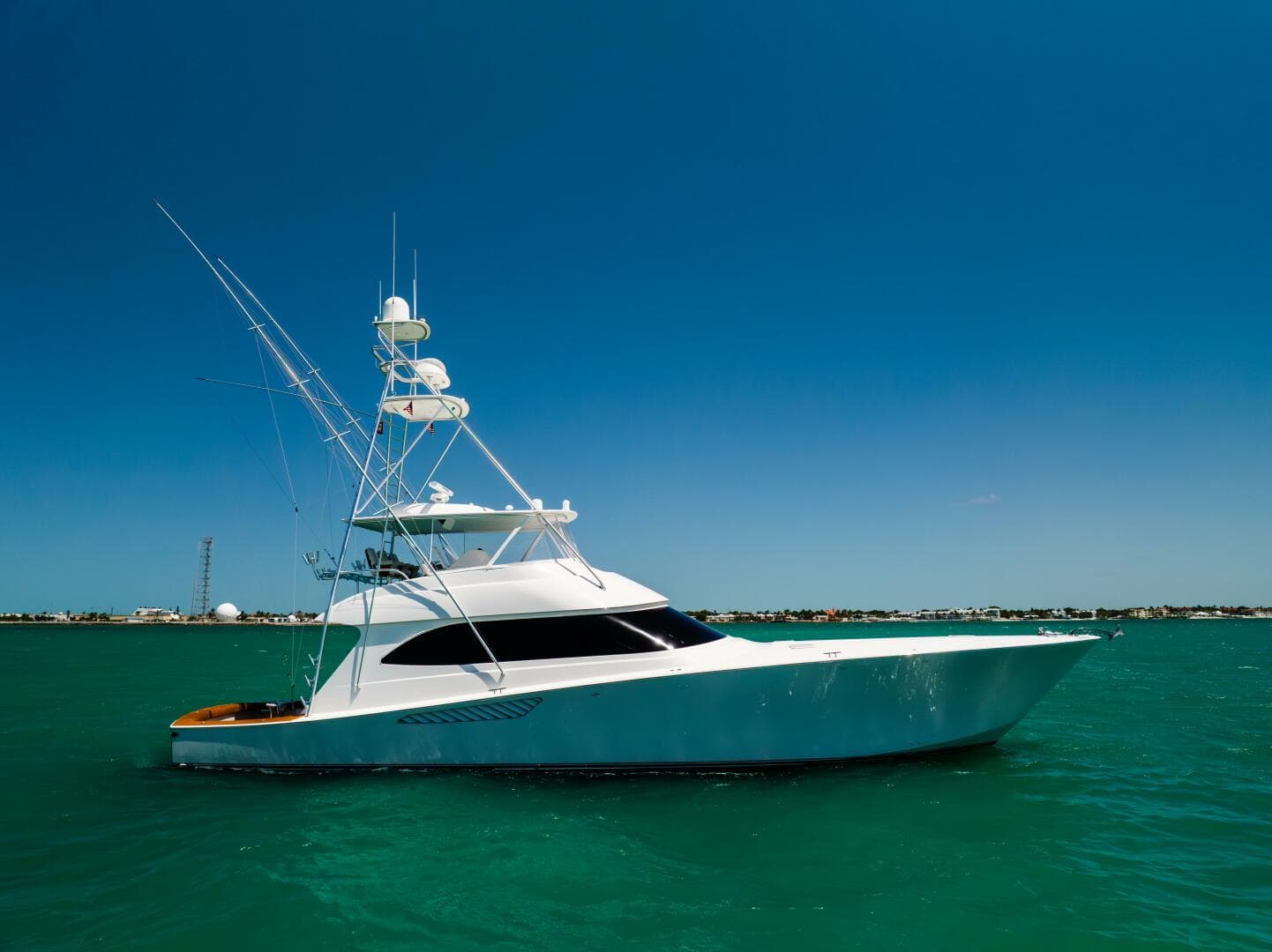2011 Viking 70 Convertible — photo 24